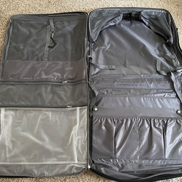 Garment bag- Used Once - Picture 3 of 3
